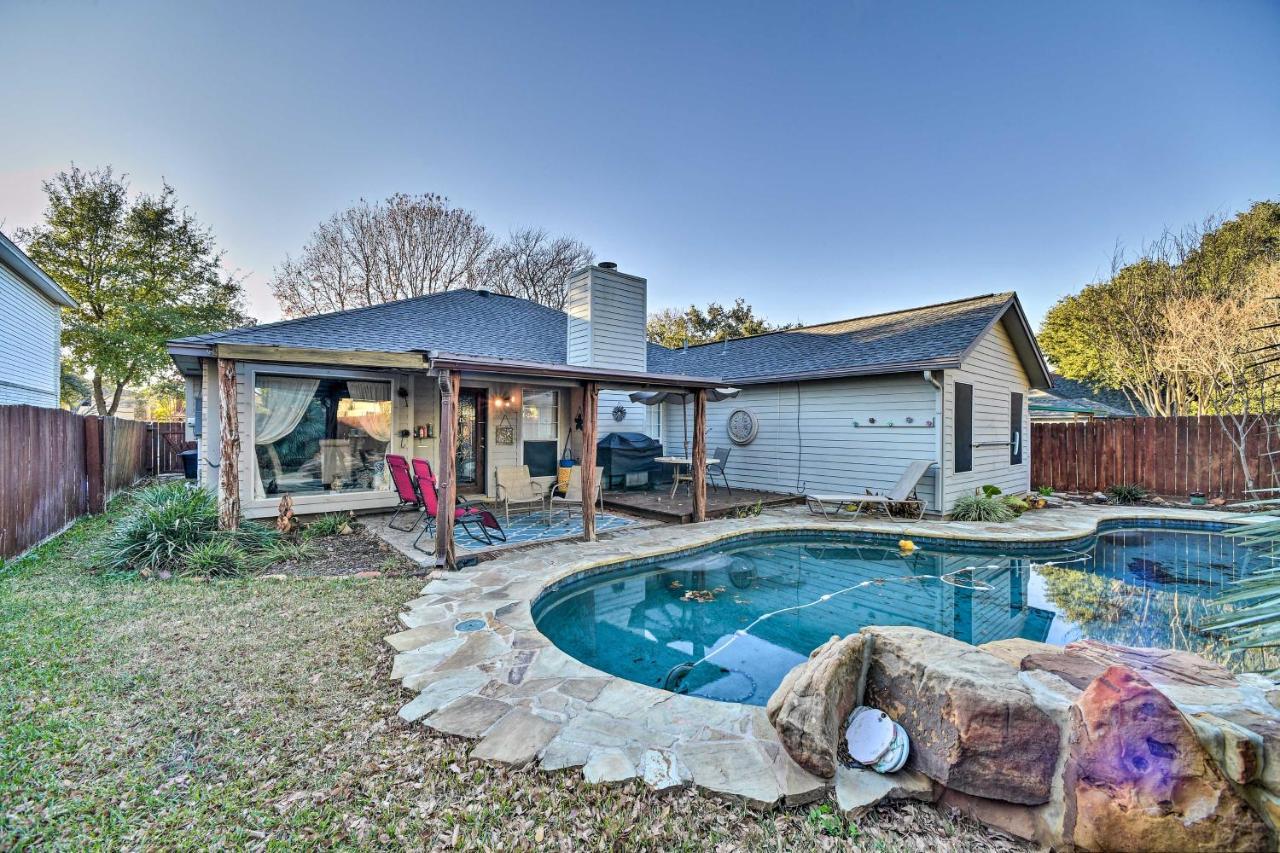 Peaceful San Antonio Oasis With Private Pool And Grillヴィラ エクステリア 写真
