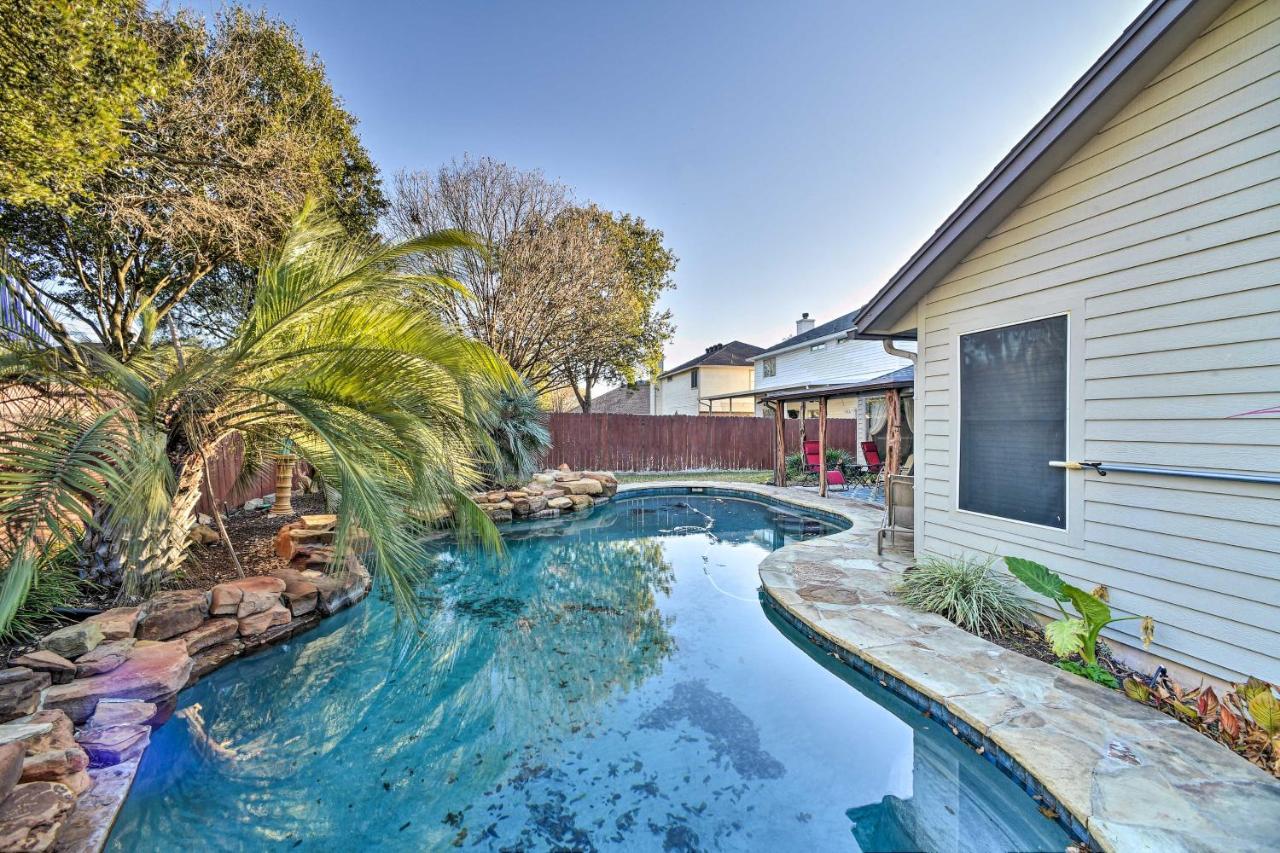 Peaceful San Antonio Oasis With Private Pool And Grillヴィラ エクステリア 写真