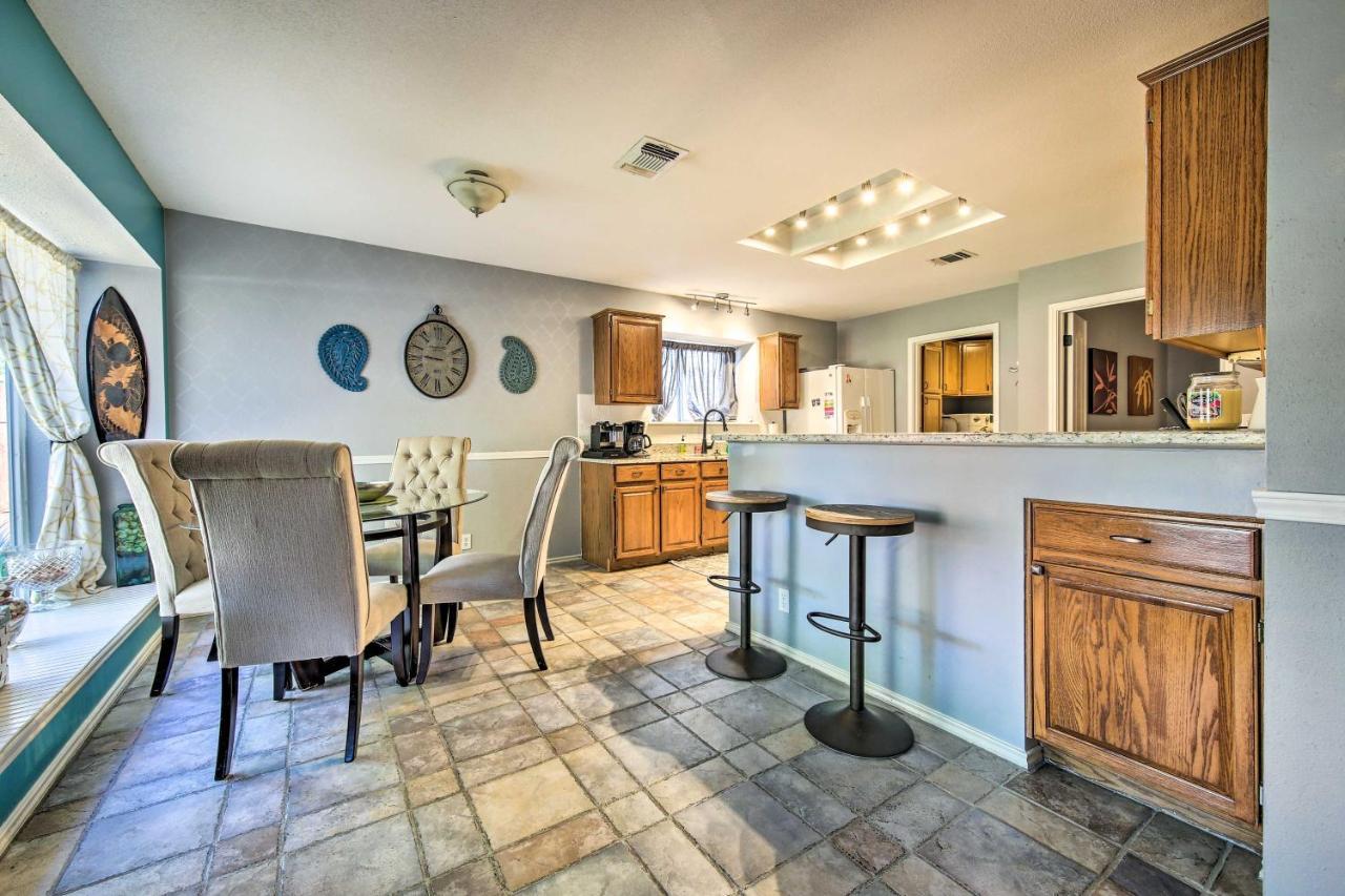 Peaceful San Antonio Oasis With Private Pool And Grillヴィラ エクステリア 写真